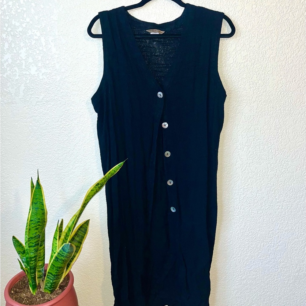 Pebble Rayon Black Sleeveless Button-Down Tunic